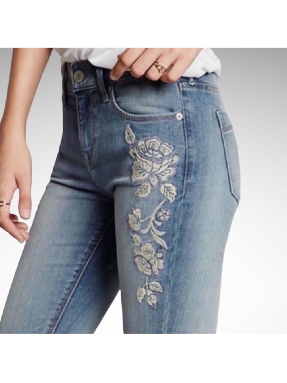 NWT Express Embroidered Legging Jean